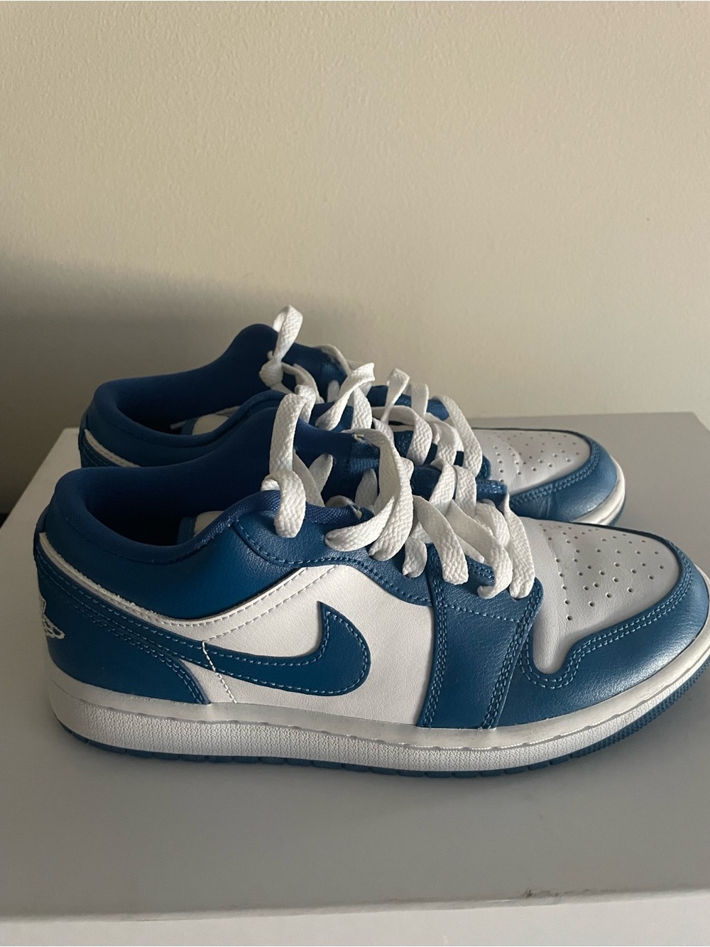Air Jordan 1 Low Marina Blue Women’s Size 7 White Blue Nike
